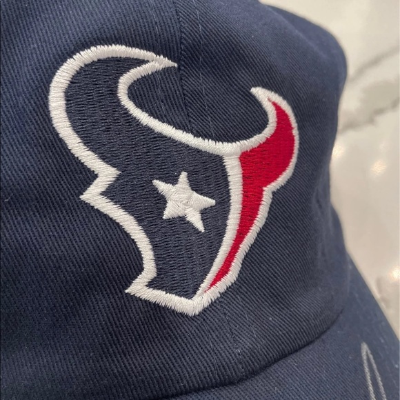 Brandon Cooks Autographed hat. - Picture 4 of 4